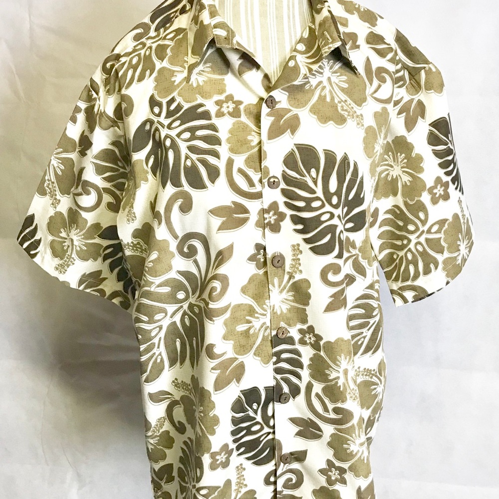 Hilo Hattie Men’s Aloha short sleeve shirt large